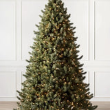 Árvore de Natal Vermont White Spruce com Galhos Articulados, Suporte Metálico e Micro LEDs Embutidos